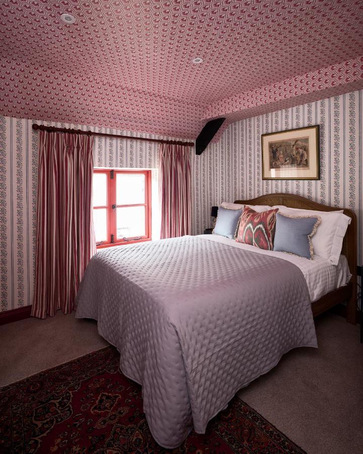 Townhouse Suites- Abbey Row Малмсбъри Екстериор снимка