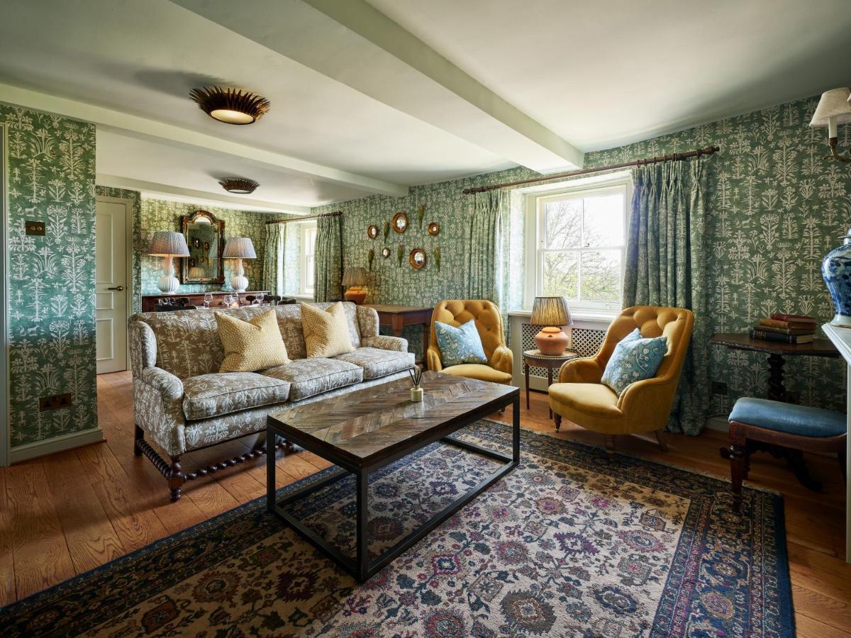 Townhouse Suites- Abbey Row Малмсбъри Екстериор снимка