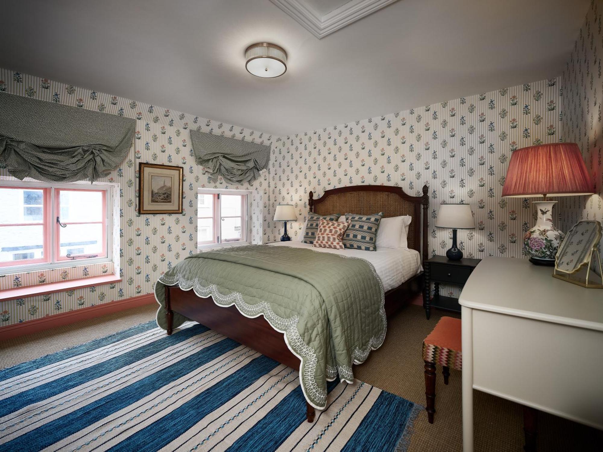 Townhouse Suites- Abbey Row Малмсбъри Екстериор снимка